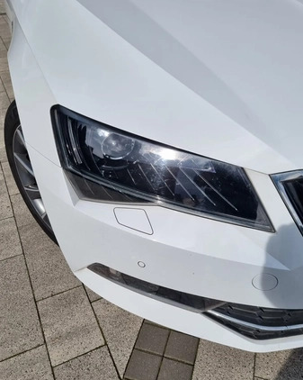 Skoda Superb cena 99500 przebieg: 81000, rok produkcji 2018 z Oświęcim małe 79